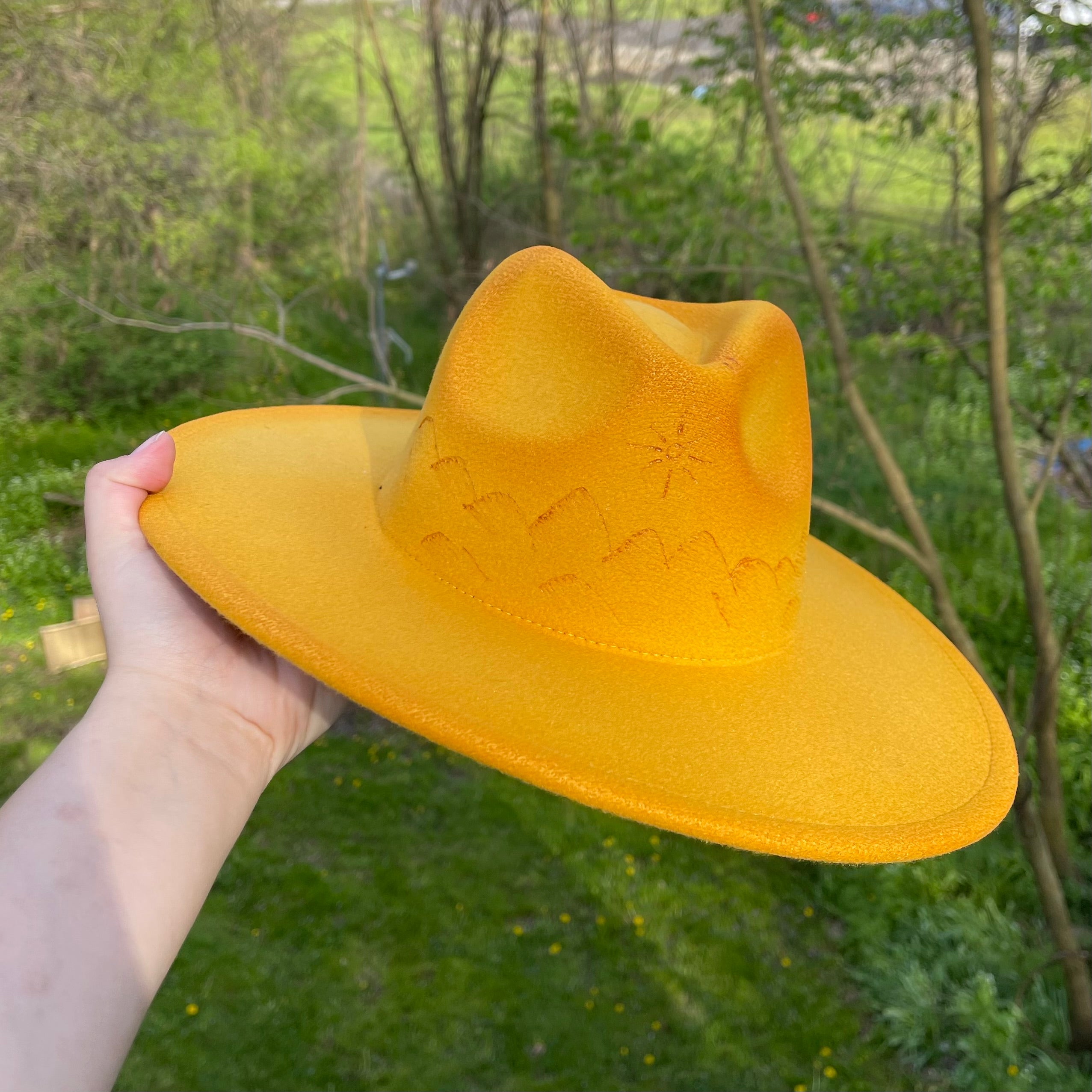 Mountain flat brim
